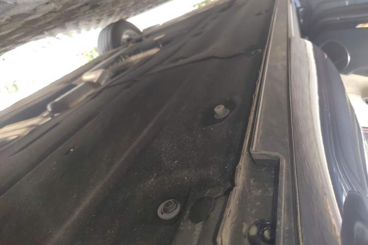 Used Genesis GV70 2025 2.5T Two-Wheel-Drive Luxury Edition Left Side Sill