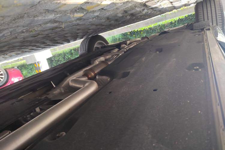 Used Genesis GV70 2025 2.5T Two-Wheel-Drive Luxury Edition Right Side Sill