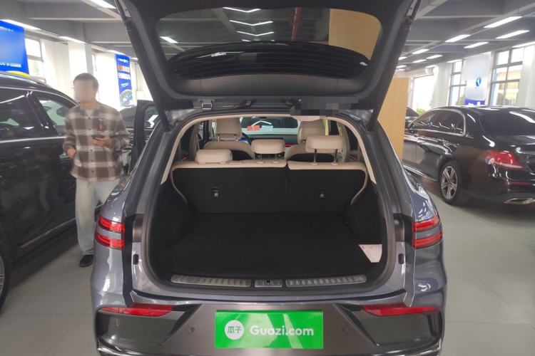 Used Genesis GV70 2025 2.5T Two-Wheel-Drive Luxury Edition Trunk