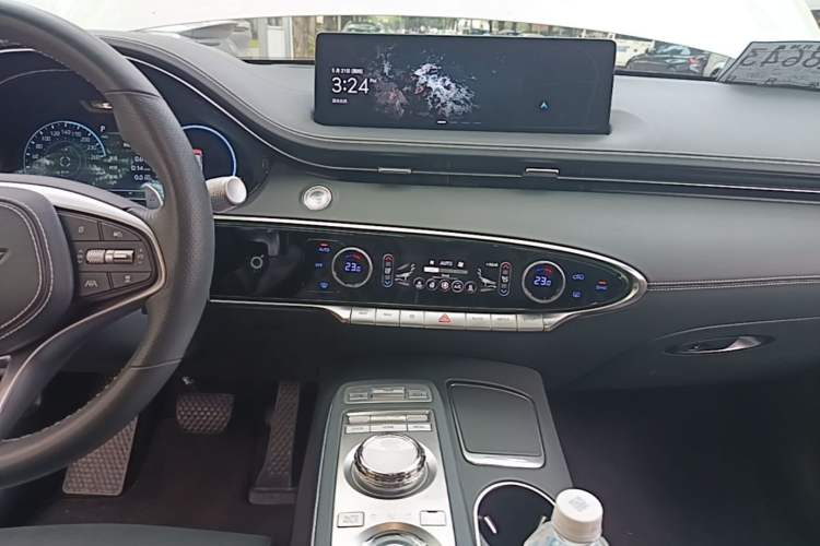Used Genesis GV70 EV 2023 All-Electric GV70 Flagship Edition Audio And AC Panel