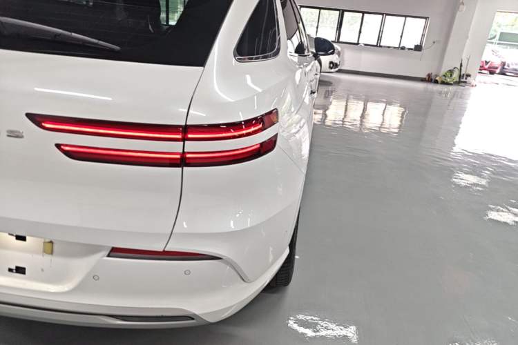 Used Genesis GV70 EV 2023 All-Electric GV70 Flagship Edition Right Rear Taillight