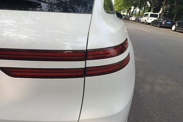 Used Genesis GV70 EV 2023 All-Electric GV70 Flagship Edition Right Rear Taillight