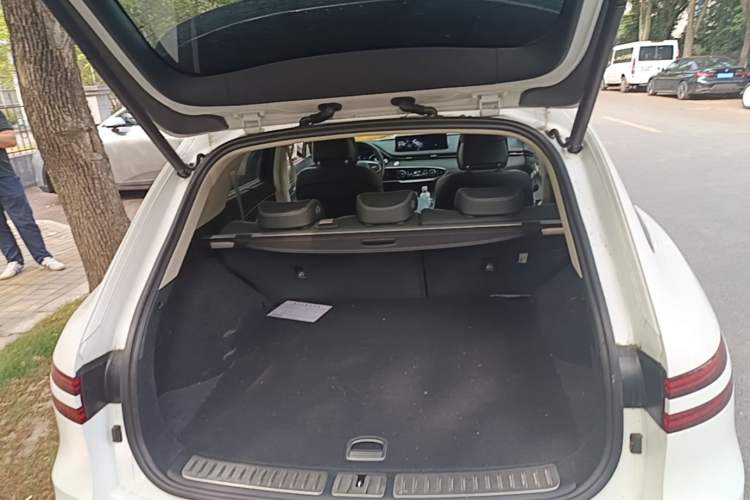 Used Genesis GV70 EV 2023 All-Electric GV70 Flagship Edition Trunk