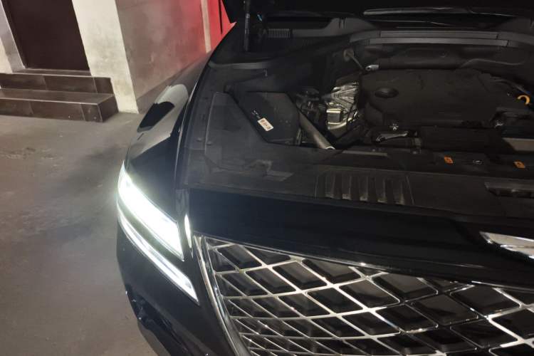 Used Genesis GV80 2021 2.5T Four-Wheel Drive Flagship Edition Engine Bay Right