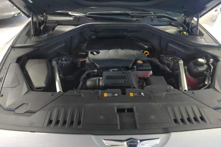 Used Genesis GV80 2021 2.5T Four-Wheel Drive Flagship Edition Engine Bay