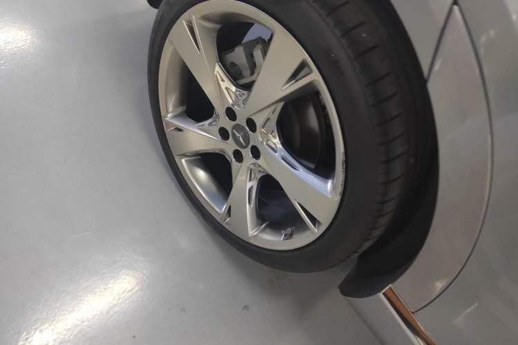 Used Genesis GV80 2021 2.5T Four-Wheel Drive Flagship Edition Right Rear Wheel Hub