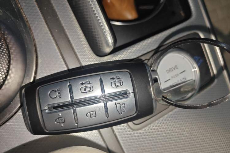Used Genesis GV80 2021 2.5T Four-Wheel Drive Luxury Edition Vehicle Key