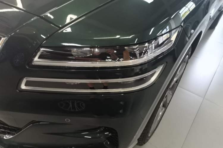 Used Genesis GV80 2023 2.5T Four-Wheel Drive Flagship Version 7 Seats Left Front Headlight
