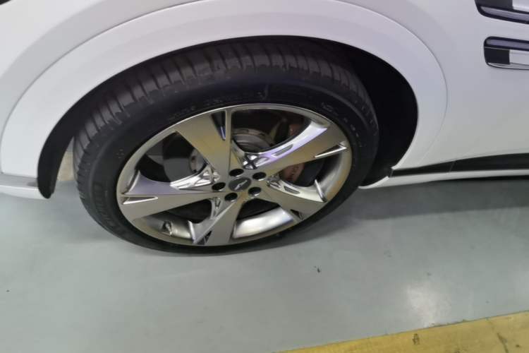 Used Genesis GV80 2023 2.5T Four-Wheel Drive Flagship Edition 4 Seats Left Front Wheel Hub
