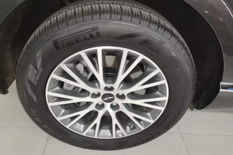 Used Genesis GV80 2024 2.5T Four-Wheel Drive Luxury Edition 5 Seats Right Rear Wheel Hub