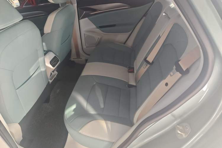 Used Geometry 2022 620 New Fun Edition Interior 1