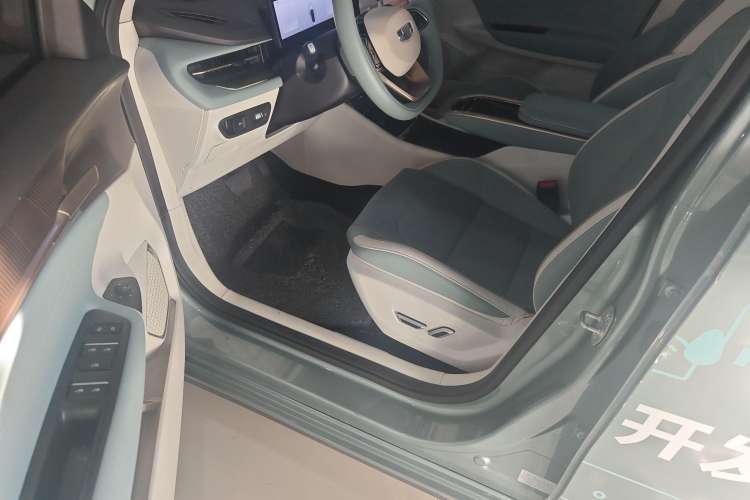 Used Geometry 2022 620 New Fun Edition Interior 2