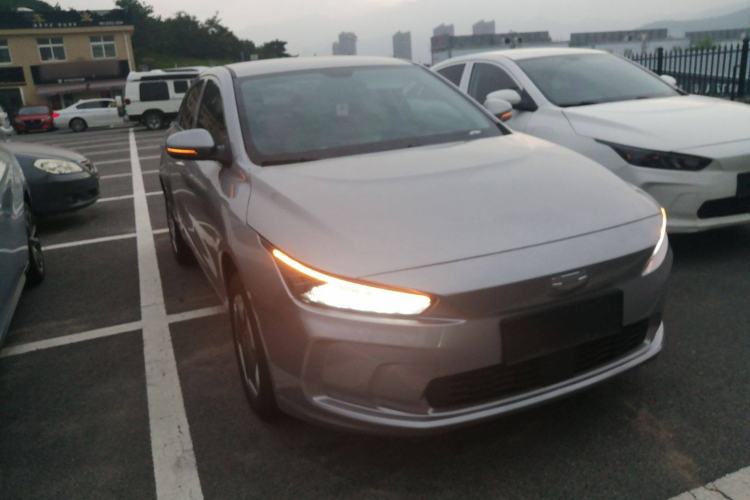 Used Geometry A 2024 500KM Travel Edition Front Right 45 Deg