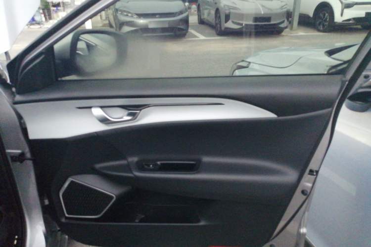 Used Geometry A 2024 500KM Travel Edition Right Front Door Interior