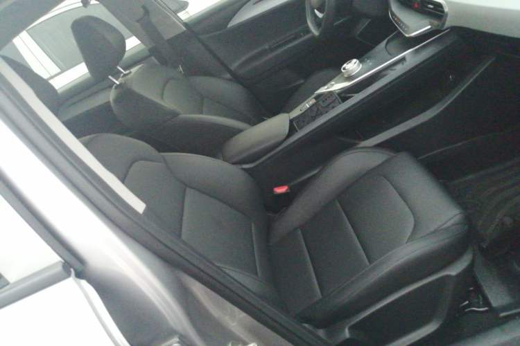Used Geometry A 2024 500KM Travel Edition Right Front Seat