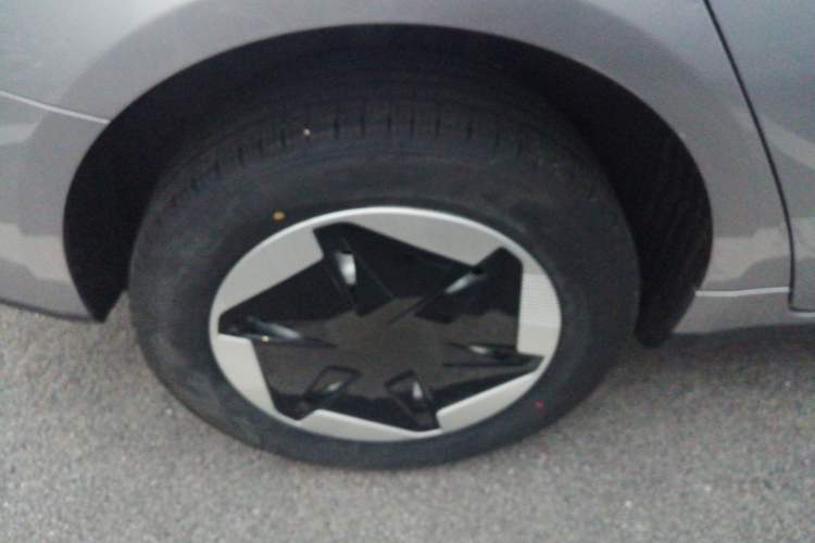 Used Geometry A 2024 500KM Travel Edition Right Rear Wheel Hub
