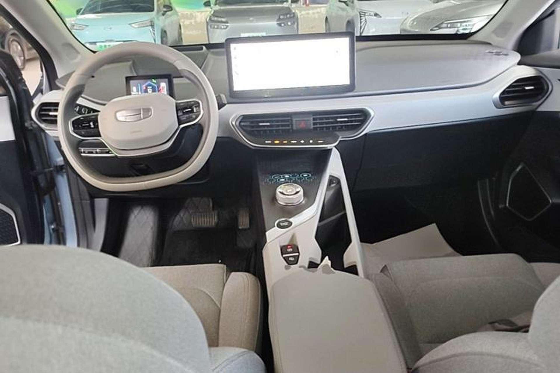 Used Geometry A 2019 High-Energy Ultra-Long Range PowerCube Version Center Console