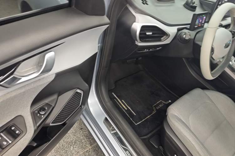 Used Geometry A 2019 Upgraded Model High-Performance Standard Range Power Cube Version Driver Seat