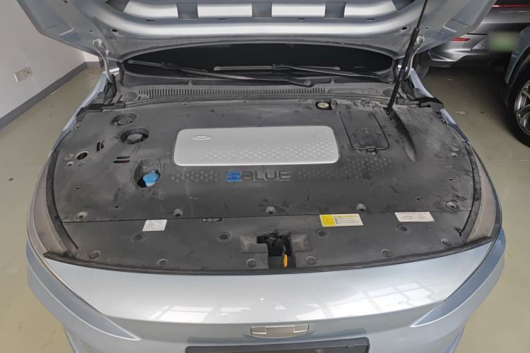 Used Geometry A 2019 High-Energy Ultra-Long Range PowerCube Version Engine Bay
