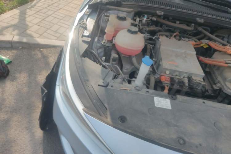 Used Geometry A 2019 High-Performance Standard Range Power Edition Engine Bay Right