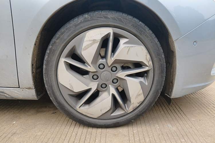 Used Geometry A 2019 High-Performance Standard Range Power Edition Exterior 7