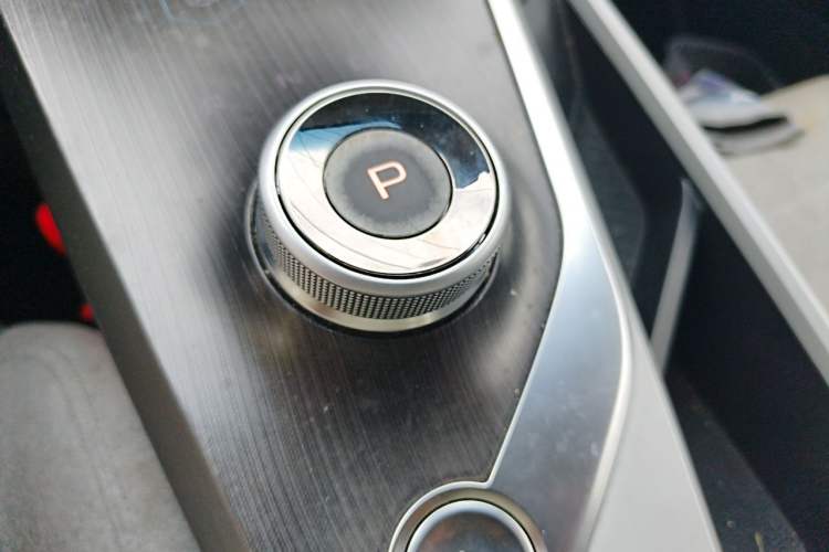 Used Geometry A 2019 High-Performance Standard Range Power Edition Gear Lever