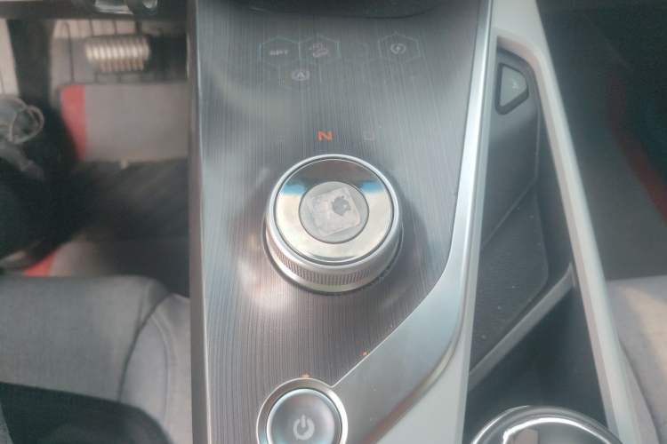 Used Geometry A 2019 High-Performance Standard Range Power Edition Gear Lever