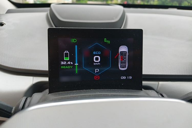 Used Geometry A 2019 High-Performance Standard Range Power Edition Instrument Cluster
