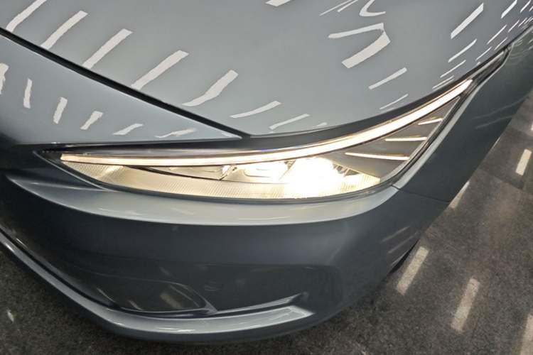 Used Geometry A 2019 Upgraded Model High-Performance Standard Range Power Cube Version Left Front Headlight