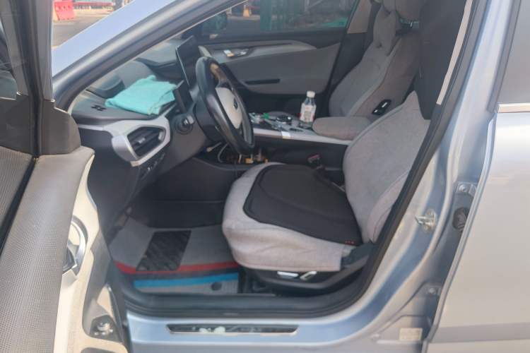 Used Geometry A 2019 High-Performance Standard Range Power Edition Left Front Seat