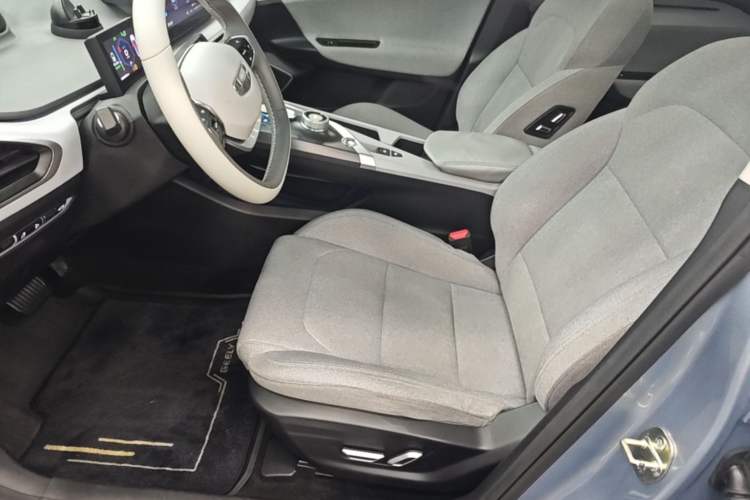 Used Geometry A 2019 Upgraded Model High-Performance Standard Range Power Cube Version Left Front Seat