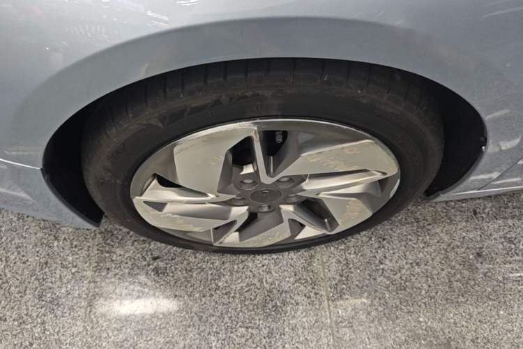Used Geometry A 2019 Upgraded Model High-Performance Standard Range Power Cube Version Left Front Wheel Hub