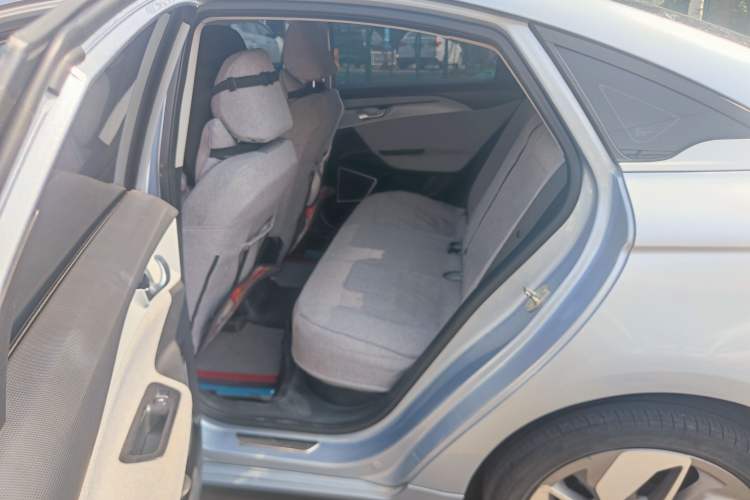 Used Geometry A 2019 High-Performance Standard Range Power Edition Left Rear Seat