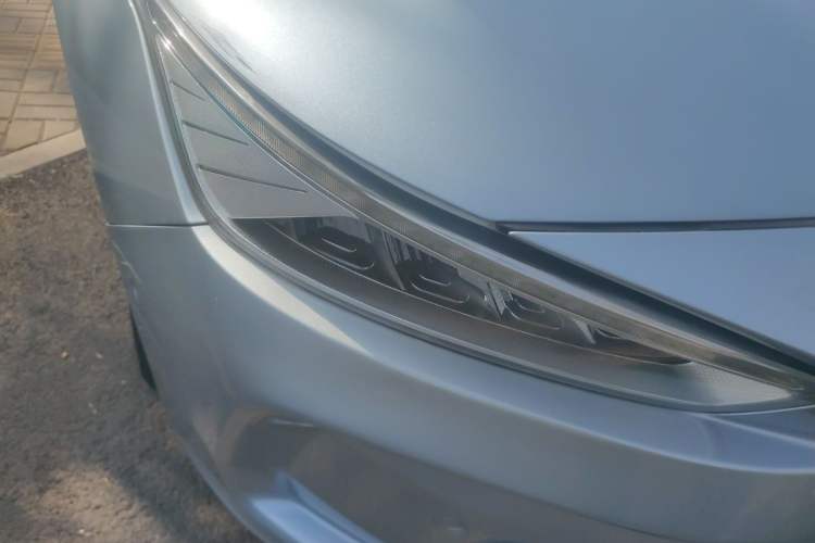Used Geometry A 2019 High-Performance Standard Range Power Edition Right Front Headlight