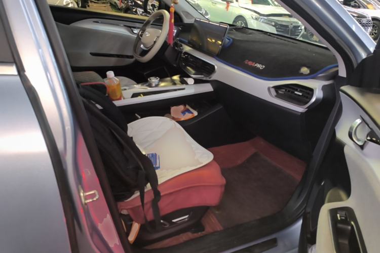 Used Geometry A 2019 High-Performance Standard Range Power Edition Right Front Seat