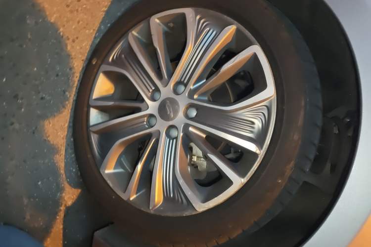 Used Geometry A 2019 Upgraded Model High-Dimensional Standard Range Cube Edition Right Front Wheel Hub