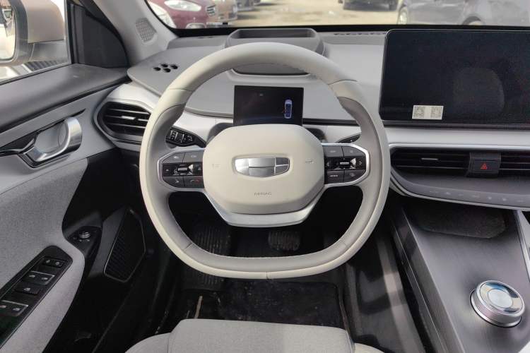 Used Geometry A 2019 Upgraded Model High-Dimensional Standard Range Cube Edition Steering Wheel