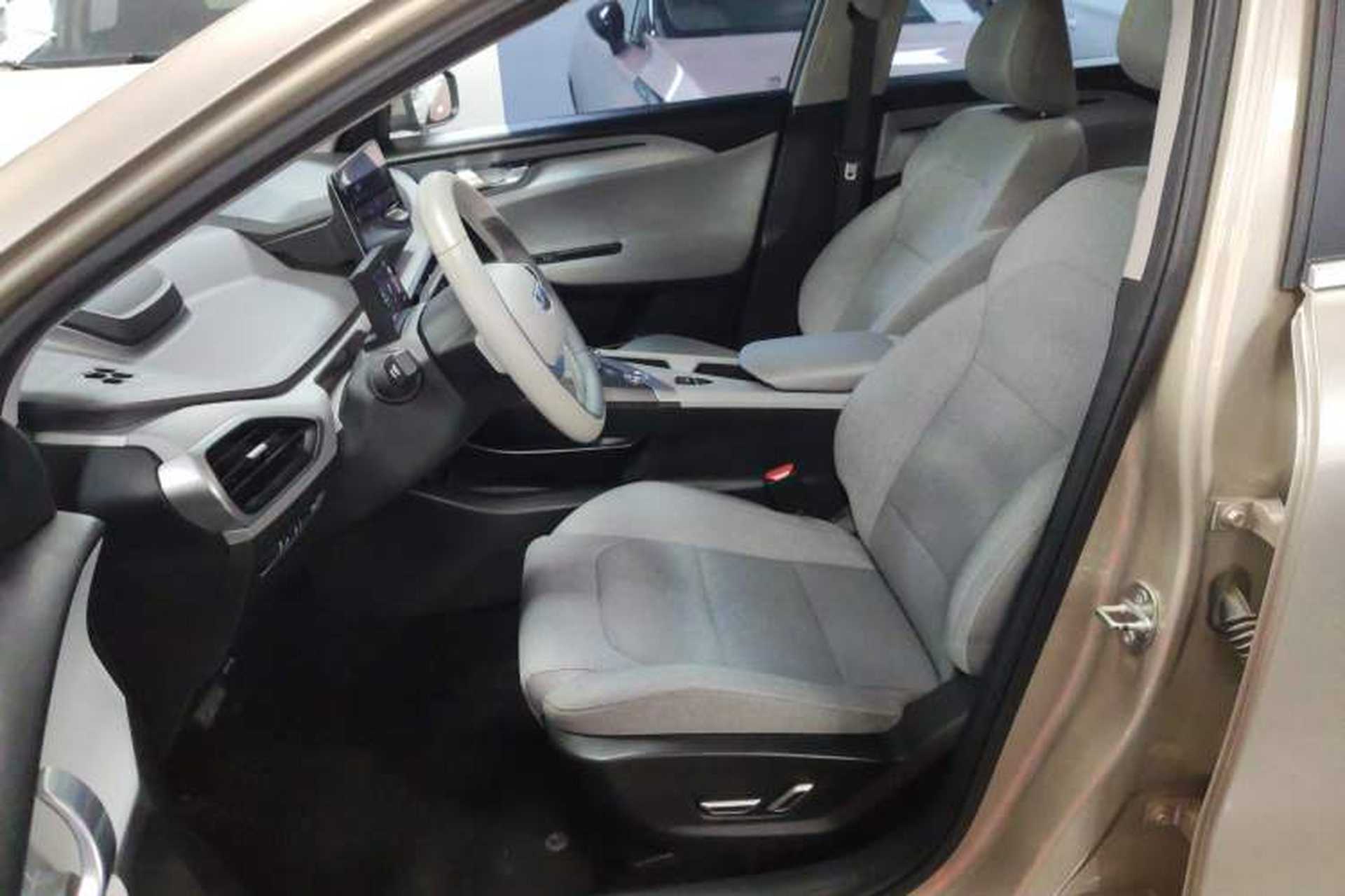 Used Geometry A 2019 Upgraded Model High-Dimensional Standard Range Cube Edition Left Front Seat