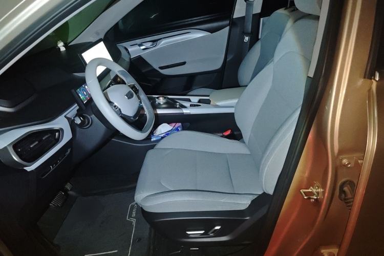 Used Geometry A 2019 Upgraded Model High-Dimensional Standard Range Cube Edition Left Front Seat