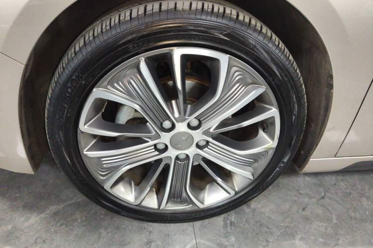 Used Geometry A 2019 Upgraded Model High-Dimensional Standard Range Cube Edition Left Front Wheel Hub
