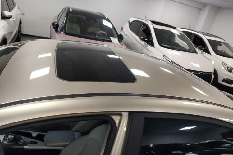 Used Geometry A 2019 Upgraded Model High-Dimensional Standard Range Cube Edition Roof