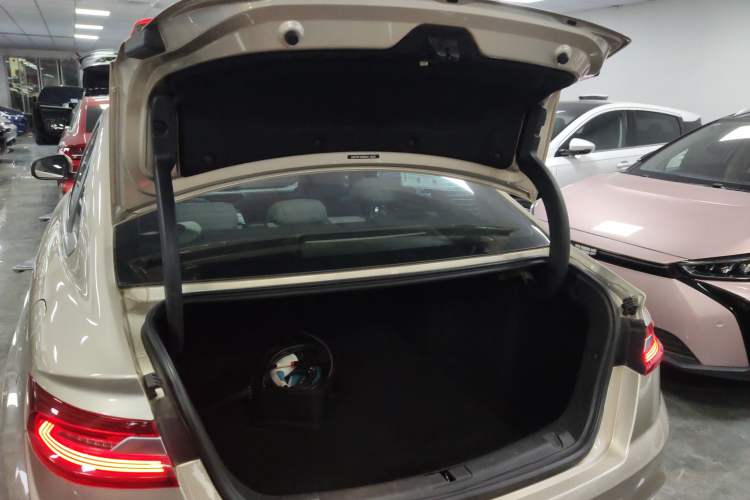Used Geometry A 2019 Upgraded Model High-Dimensional Standard Range Cube Edition Trunk