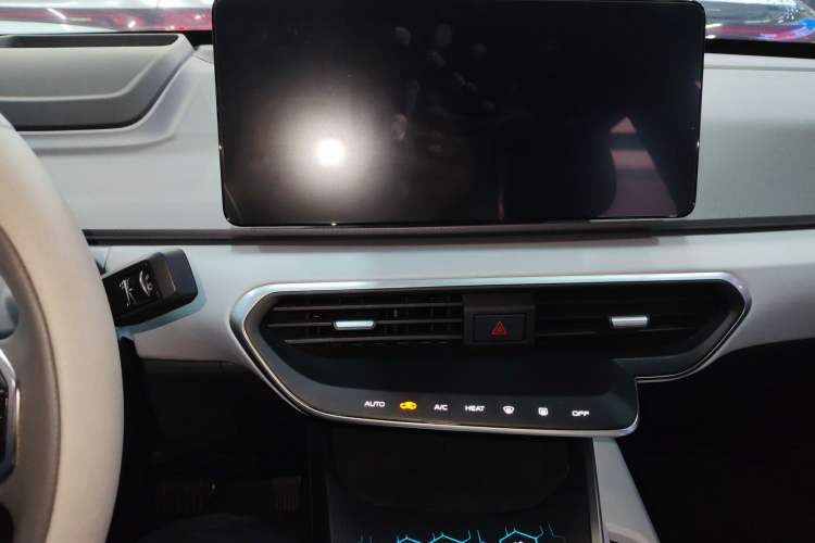 Used Geometry A 2019 High-Performance Standard Range Power Edition Audio And AC Panel