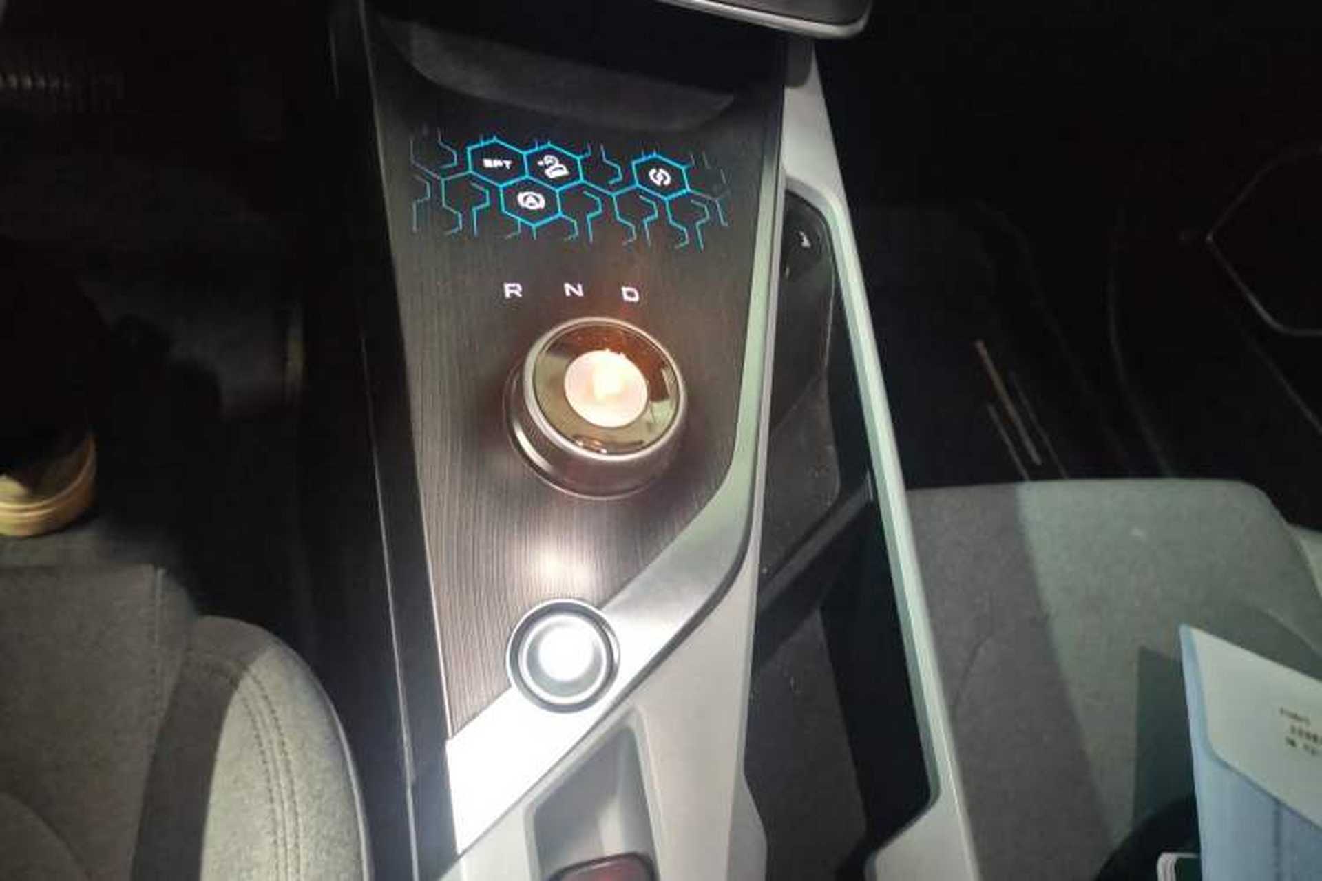Used Geometry A 2019 High-Performance Standard Range Power Edition Gear Lever