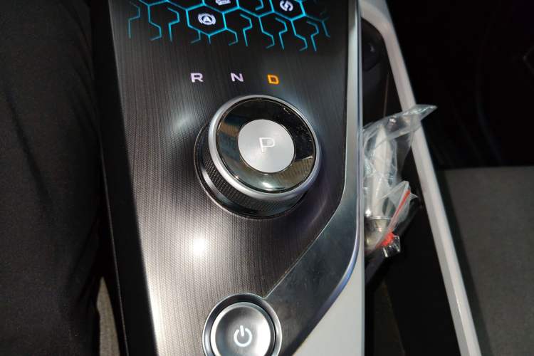 Used Geometry A 2019 High-Performance Standard Range Power Edition Gear Lever