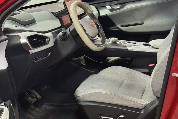 Used Geometry A 2019 Upgraded Model High-Performance Standard Range Power Cube Version Left Front Seat