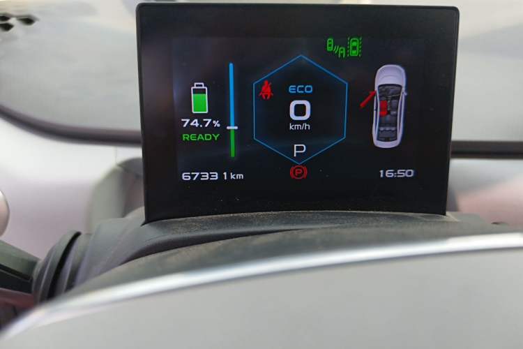 Used Geometry A 2019 High-Performance Standard Range Power Edition Odometer Close Up