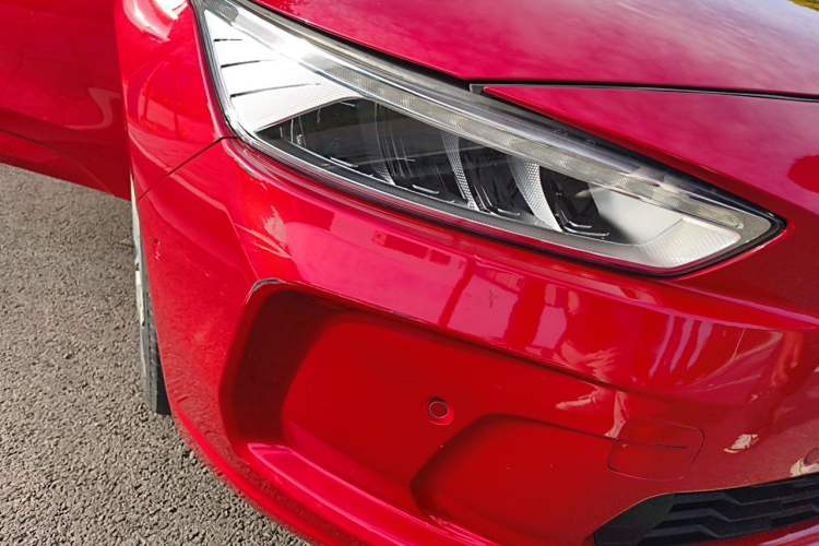 Used Geometry A 2019 High-Performance Standard Range Power Edition Right Front Headlight