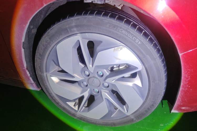 Used Geometry A 2019 Upgraded Model High-Performance Standard Range Power Cube Version Right Front Wheel Hub