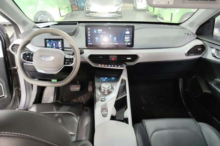 Used Geometry A 2019 High-Value Standard Range Cube Edition Center Console